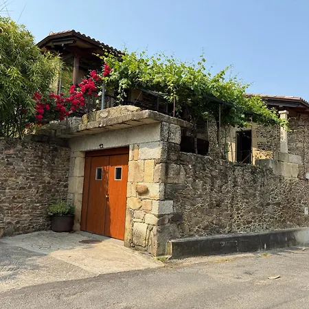 Casa Vella Do Nanin * Faramontaos (Xinzo de Limia)